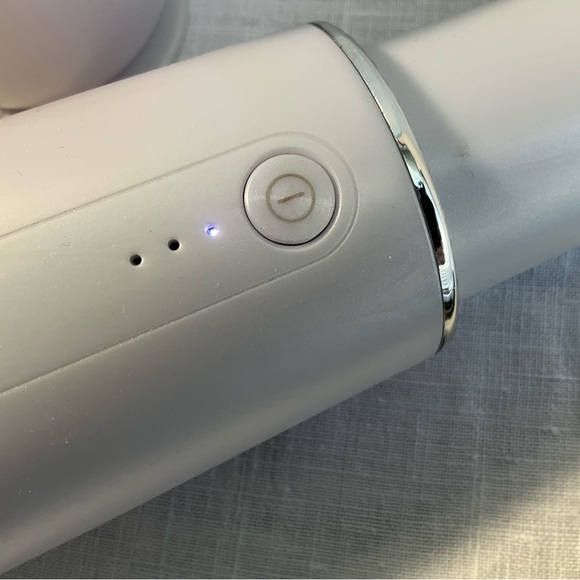 Bissell Handheld Mini Vacuum Cleaner - Picture 4 of 5